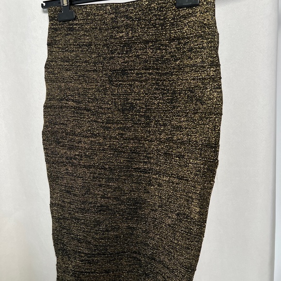 Black and Gold Shimmer Tube Skirt - Picture 5 of 7